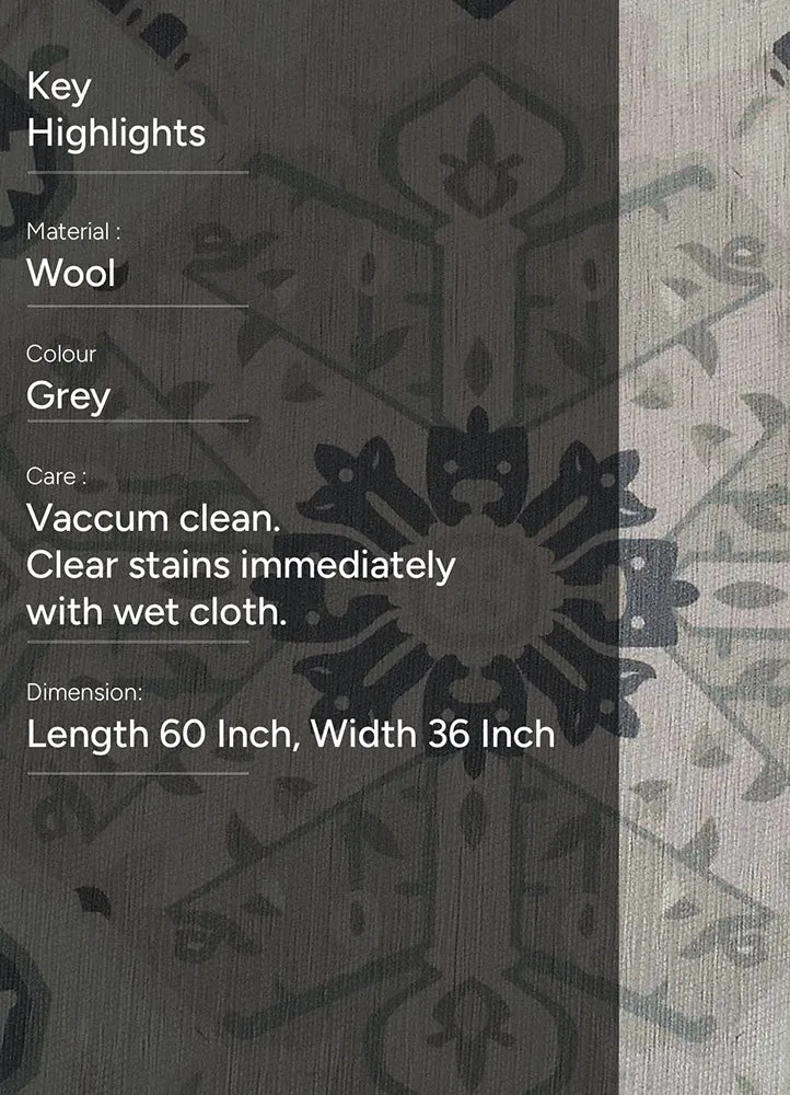 Elegant Gray and Black Rug