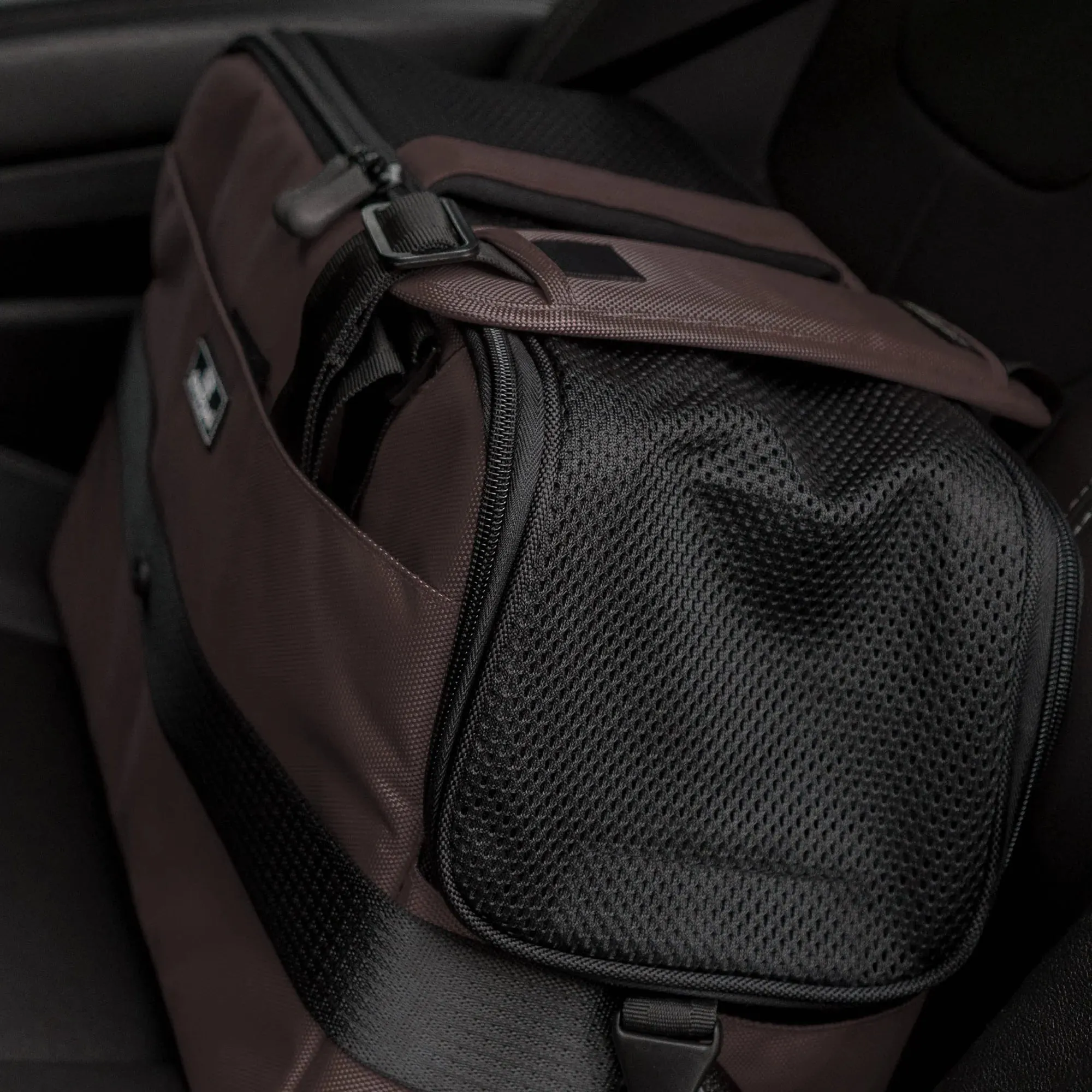 sleepypod atom - dark chocolate